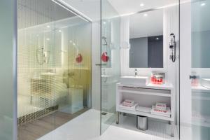 Nhow Rotterdam - Room Types and Amenities