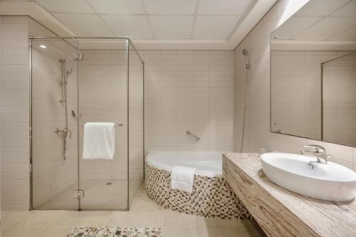 Oaks Liwa Heights Hotel Suites - Accommodation Options