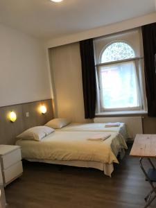 Oosterpark Hotel - Amenities and Services