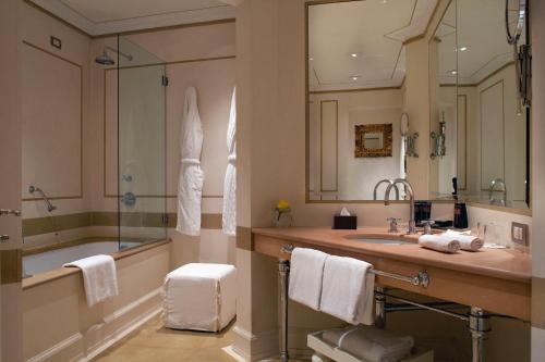 Palazzo Firenze by Baglioni Hotels & Resorts - Accommodations and Amenities
