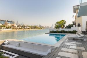 Palm Jumeirah Paradise - 5BR Villa - Infinity Pool - Accommodation Details