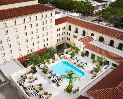 Pasadena Hotel & Pool - Amenities and Facilities