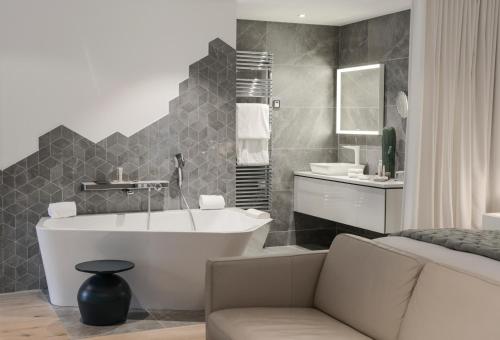 Petit Hôtel Confidentiel Review