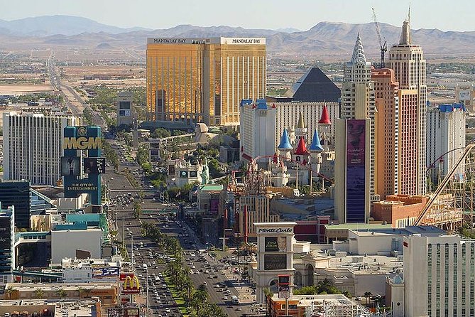 Private 3-Hour Walking Tour of the Las Vegas Strip With Licensed Tour Guide - Meet Your Expert Local Guide