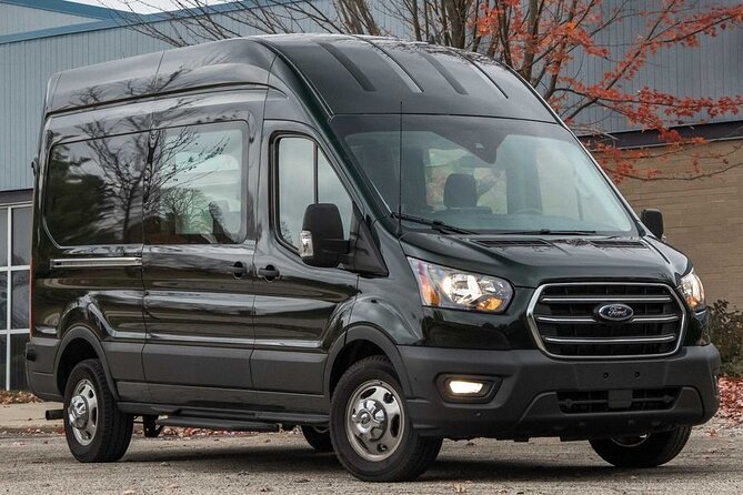 Private Bus or Limo Transfer Orlando Airport to Theme Park Hotels - Vehicle Options: Minibus vs. Lincoln Limo