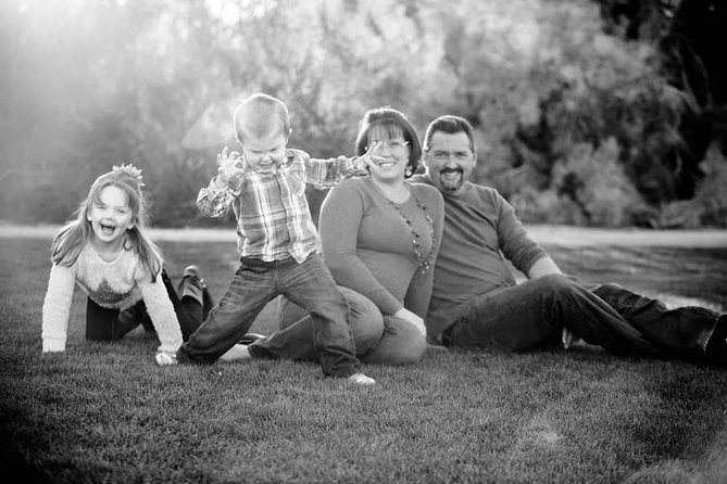 Private Photo Session With a Local Photographer in Fullerton - Session Details and What to Expect