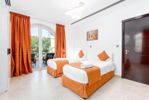 Private Villa in Dubai With Swimming Pool and Huge Garden - Guest Ratings and Reviews