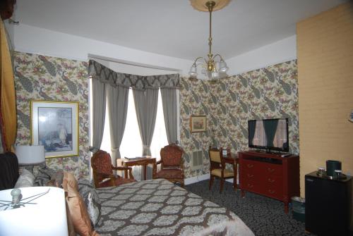 Queen Anne - Guest Experiences