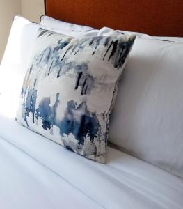 Redford Hotel - Facilities and Amenities