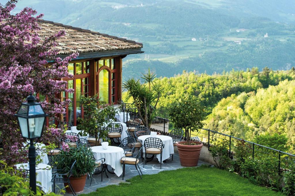 Romantic Hotel Tower Review