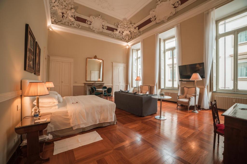 Royal Palace Hotel Review