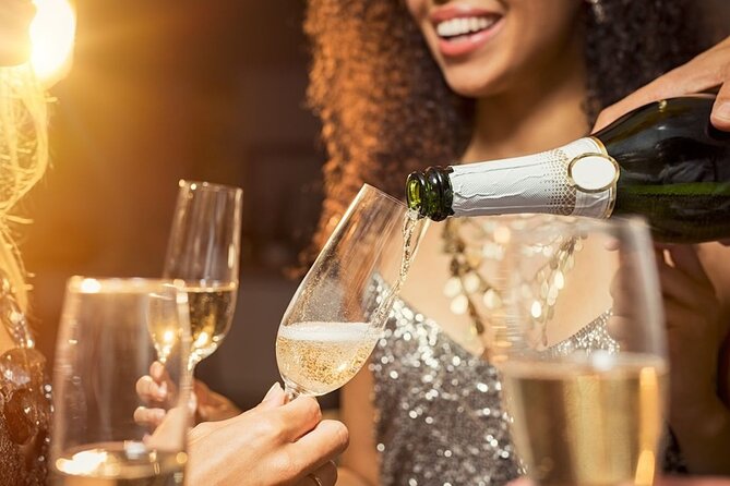 Sacramento New Years Eve Sights and Sips Cruise - Inclusions and Amenities