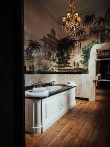 Secret Gardens - Amenities and Facilities