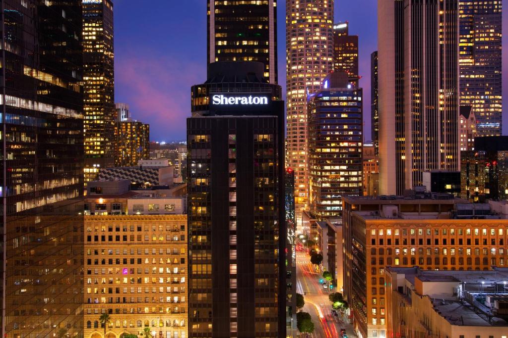Sheraton Grand Los Angeles - Accommodations and Amenities