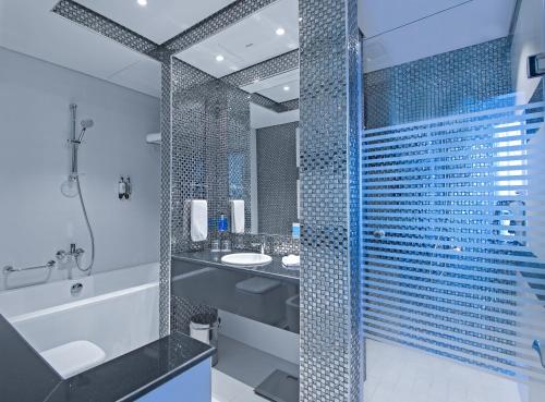 Signature 1 Hotel Tecom - Accommodation and Room Amenities