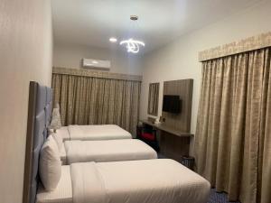 Silver Sand Hotel - Facilities and Services