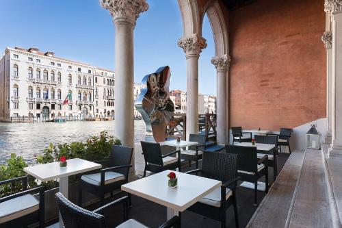 Sina Centurion Palace - Amenities and Services