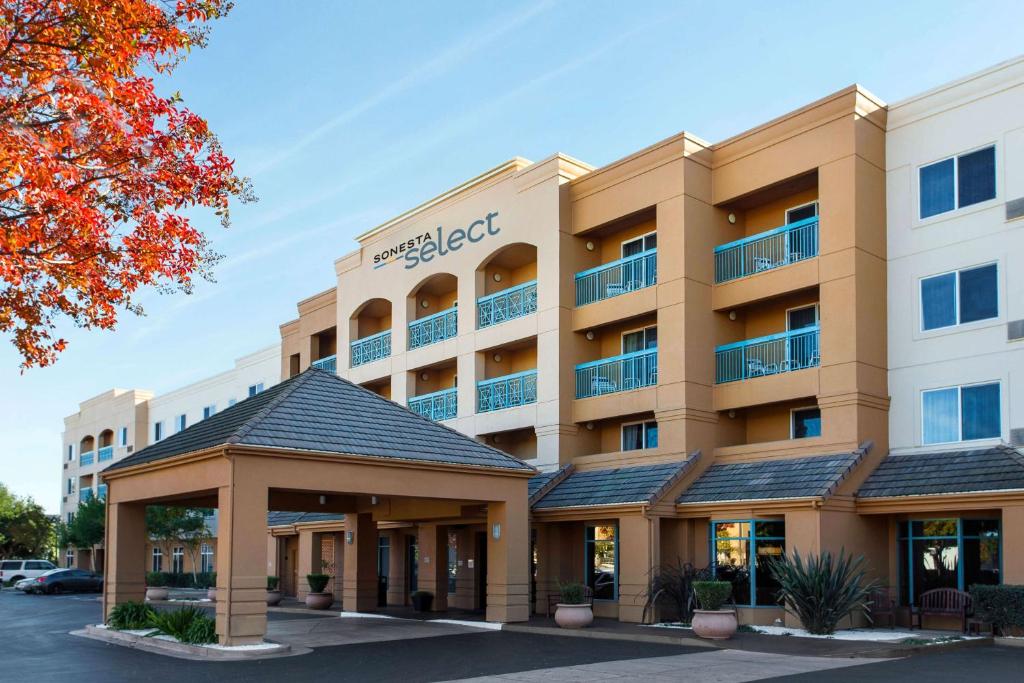 Sonesta Select Pleasant Hill - Amenities Breakdown