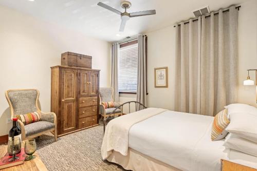 Sonoma Hotel - Amenities and Services