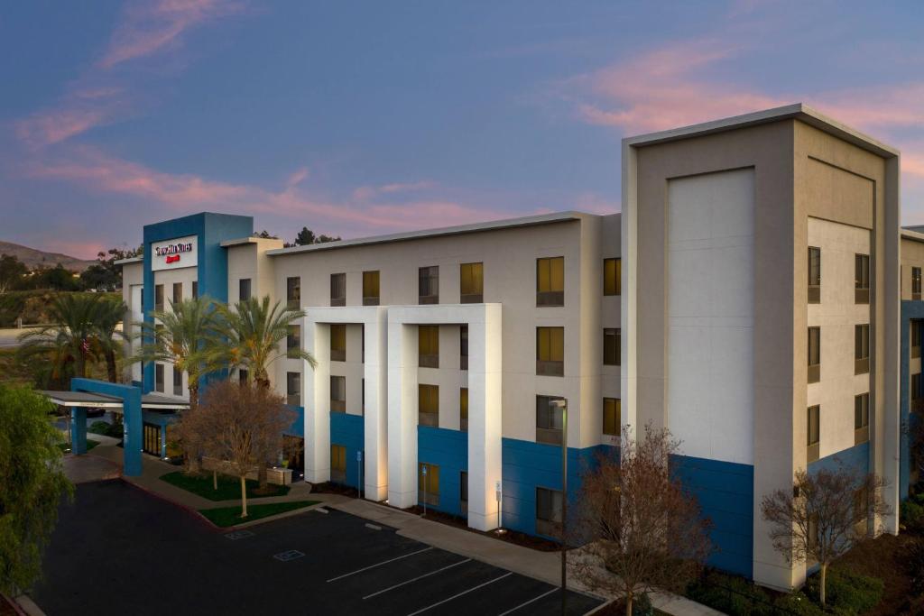 SpringHill Suites by Marriott Corona Riverside Review