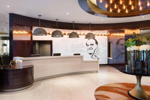 SpringHill Suites by Marriott Los Angeles Burbank/Downtown - Facilities and Amenities