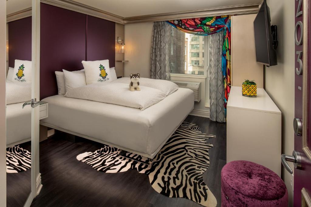 Staypineapple, An Artful Hotel, Midtown New York - Unique Amenities Offered