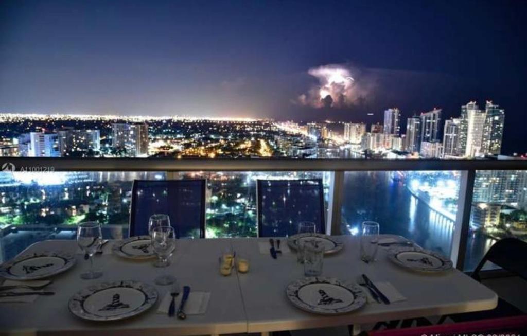 Stunning Penthouse Suite Waterfront 2BD 2BA Review