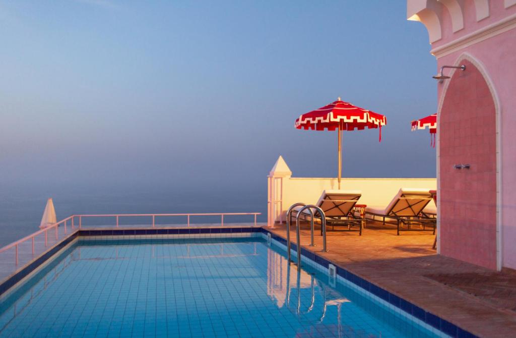 The Capri Hotel Review
