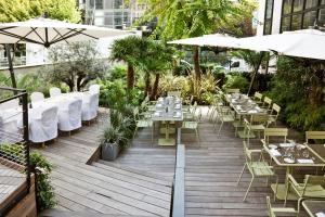 The Champs Elysées House - Dining and Breakfast Options