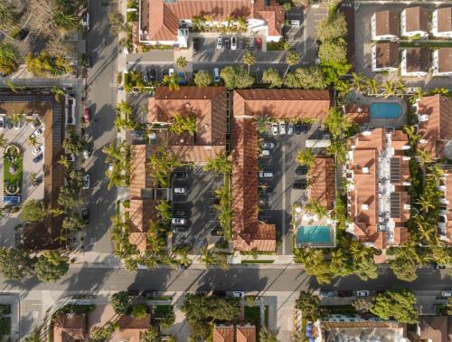 The Franciscan Hotel - Location and Accessibility