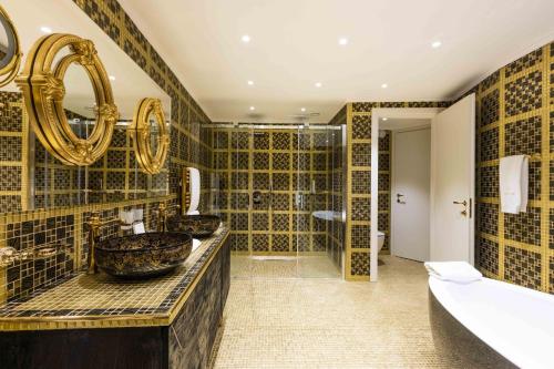 The Goat of Gold - Panoramic Views and Cuisine