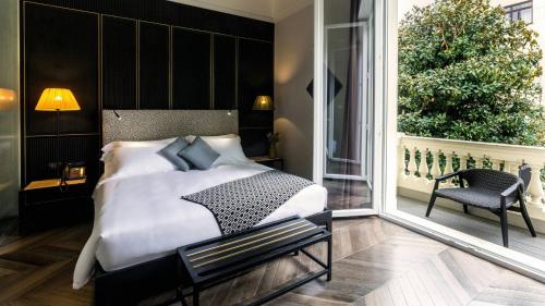 The HAll Tailor Suite Roma - Key Amenities and Services