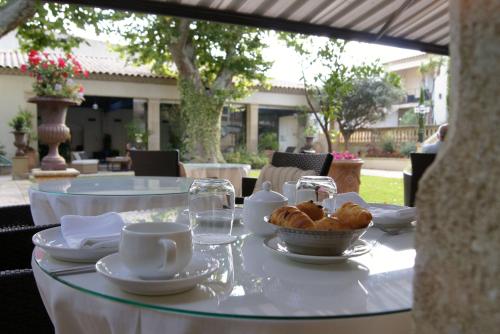 The Mazarin Villa - Dining and Culinary Offerings