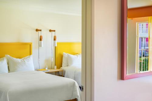 The Saguaro Palm Springs - Accommodations and Amenities