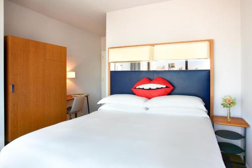 The Standard - East Village - Location Highlights