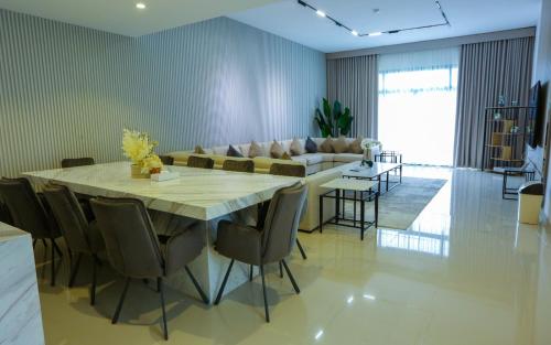 The Wave Villa 5 BR - Al Dana Island Fujairah - Accommodation Details