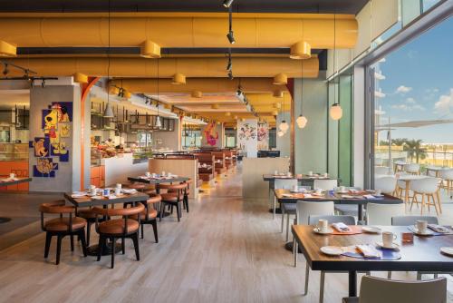 The WB Abu Dhabi, Curio Collection By Hilton Review