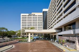 The Westin Los Angeles Airport - Convenient Amenities