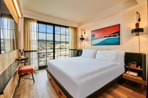Tommie Hollywood, Part of Jdv by Hyatt - Location and Nearby Attractions