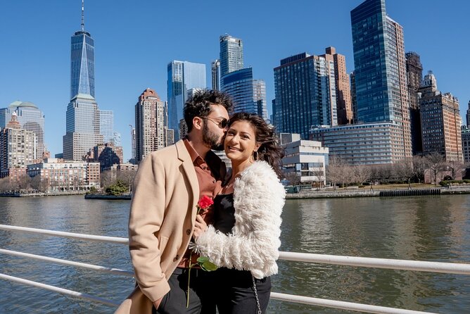 Valentines Day Romantic Brunch Cruise in New York - Atmosphere and Seating