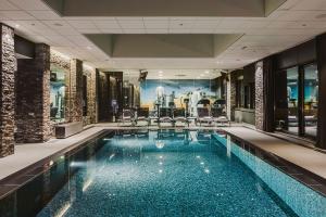 Van Der Valk Hotel Dordrecht - Room Types and Features