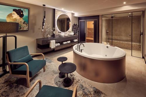 Van Der Valk Hotel Tiel - Amenities and Facilities
