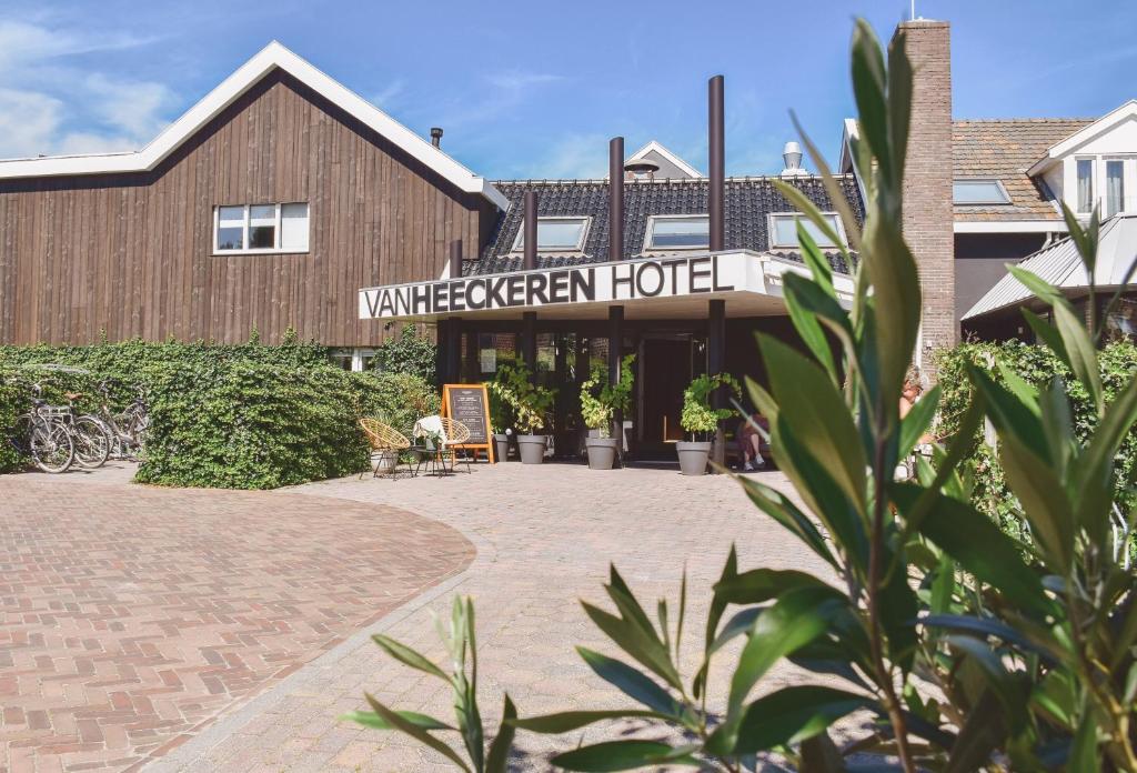 Van Heeckeren Hotel - Amenities and Services Offered