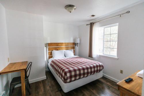 View Crest Lodge - Accommodations and Amenities