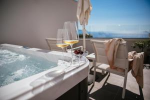 Villa Fiorella Art Hotel - Accommodations and Amenities