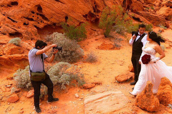 Wedding With Photographer in the Valley of Fire - Transportation and Meeting Point