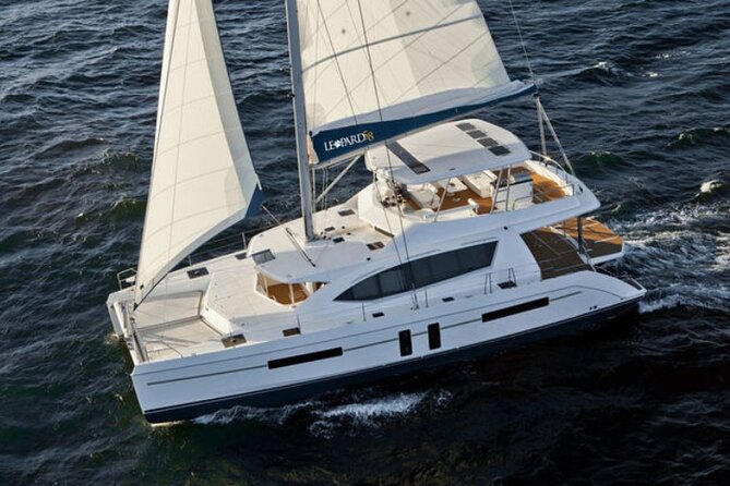 Yacht Charter Rental in Long Beach 58 Leopard Power Sail - Amenities and Equipment Offered
