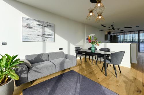 12A, Luxury & Unique - Cinema Hall - Terrace - View - Guest Experience