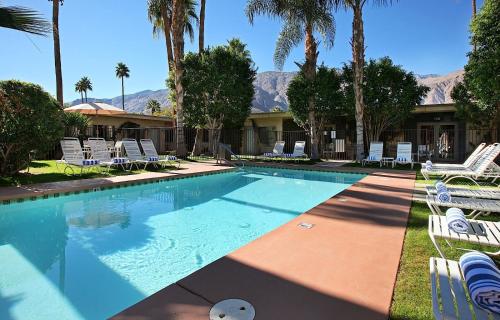 7 Springs Inn & Suites - Guest Reviews