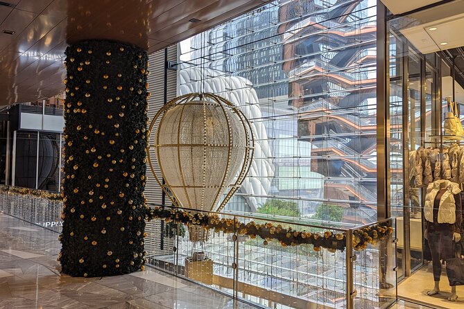 A Half Day Walk Between the Skyscraper Clusters of Manhattan - Exploring Iconic Skyscrapers